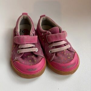 See Kai run tennis shoes size 6 pink stars